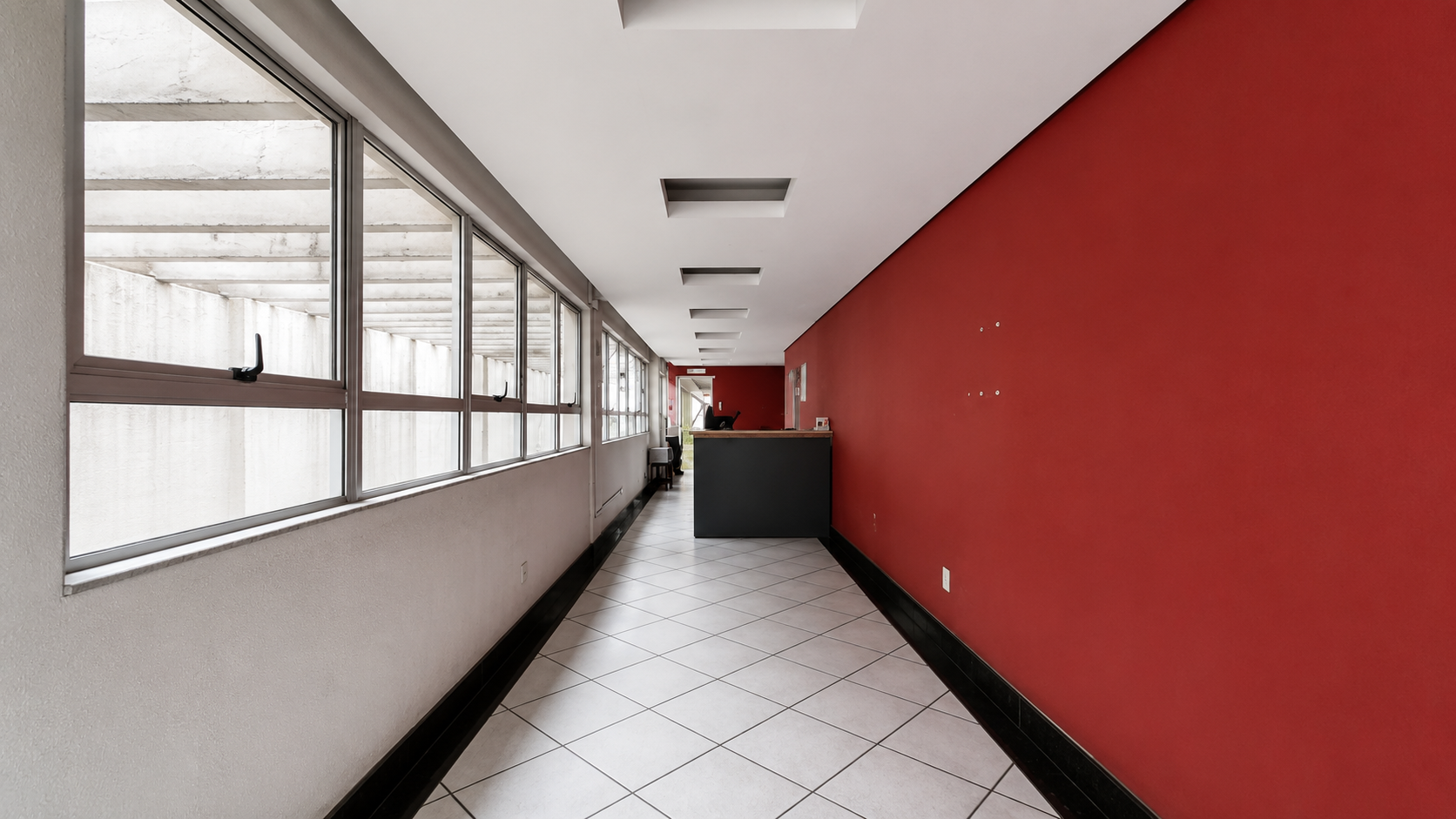 Prédio comercial à venda no Bairro Floresta, em Belo Horizonte. Excelente localização, amplos pavimentos, elevador, estacionamento.