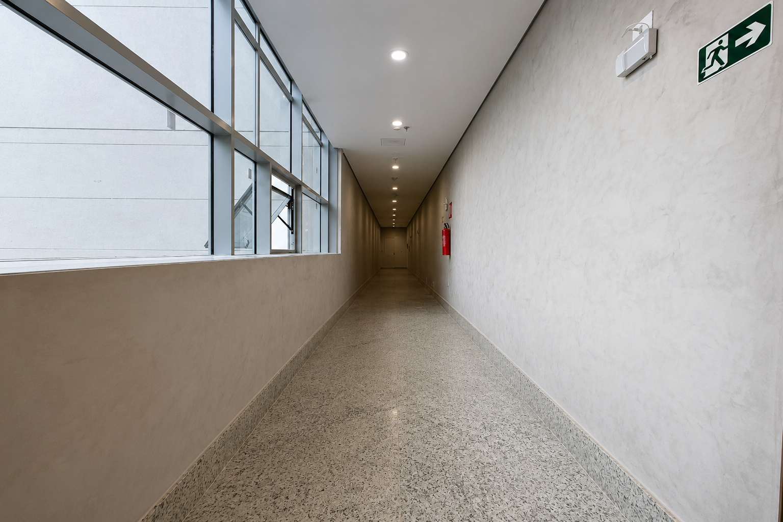 Andares comerciais à venda no Funcionários, em Belo Horizonte. Infraestrutura moderna, 11 vagas por andar, segurança, localização estratégica.