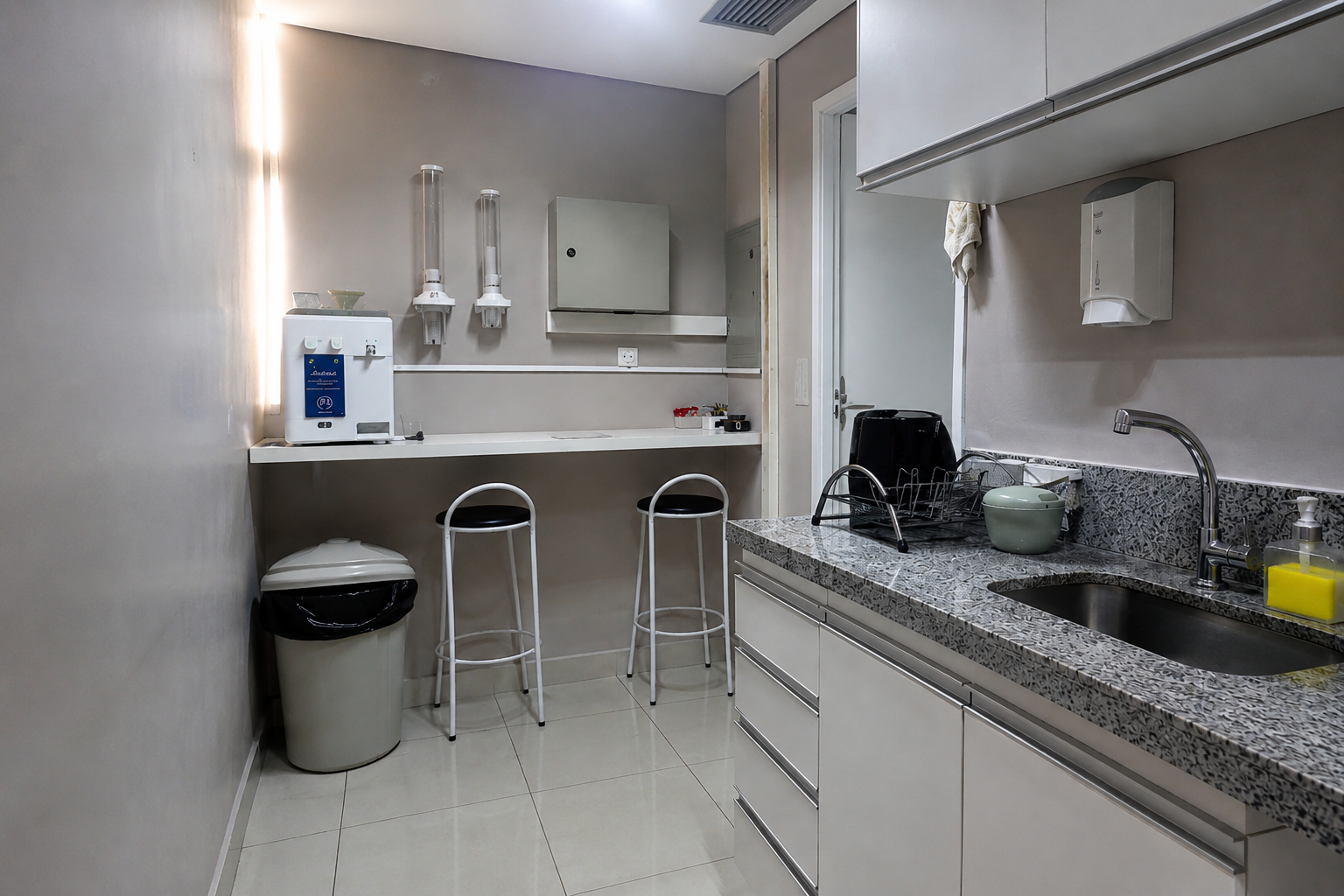 Andar comercial para alugar no Serra, em Belo Horizonte. Espaço amplo, infraestrutura moderna, excelente localização e fácil acesso.