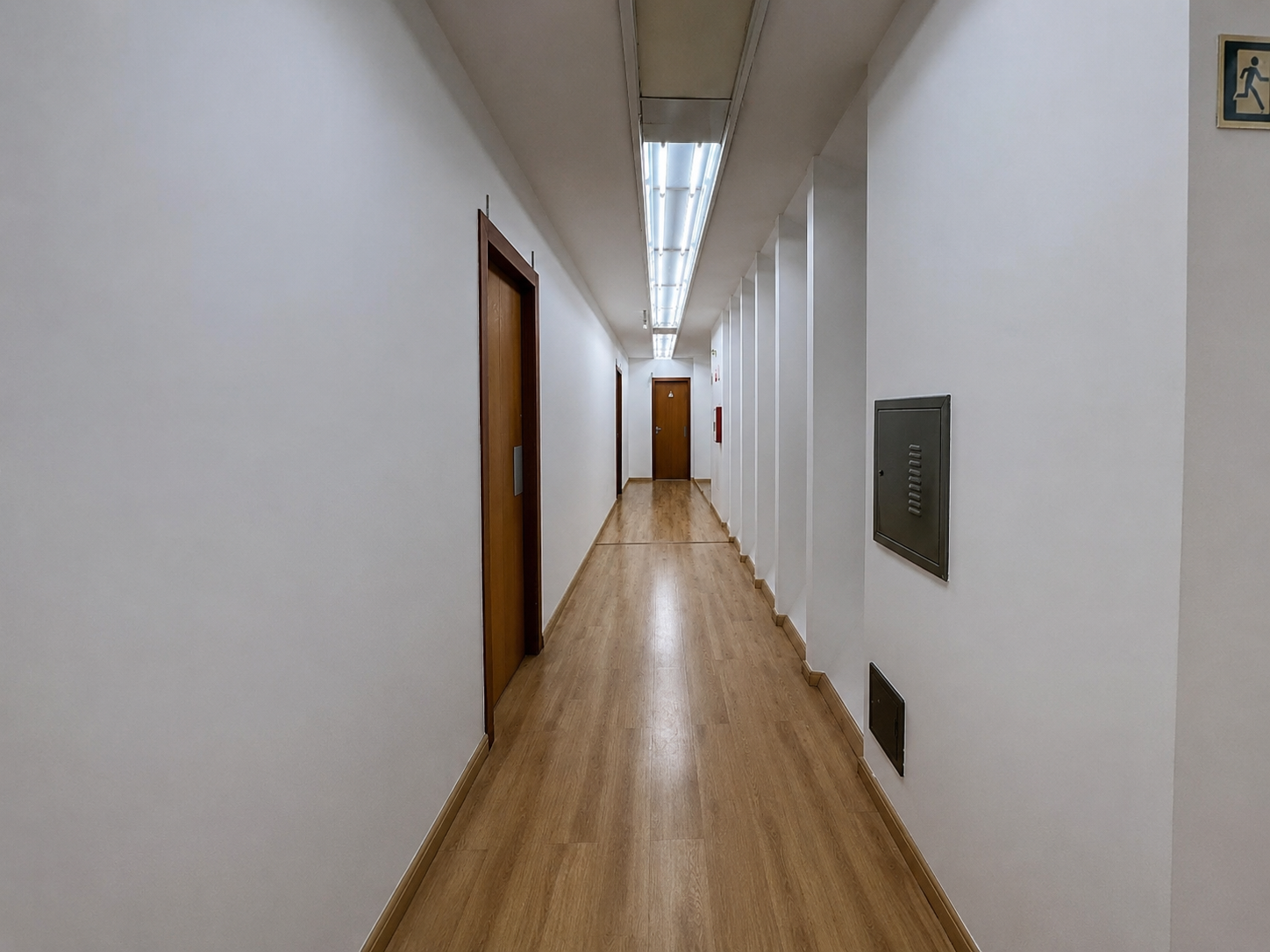 Andares comerciais para alugar no Centro de Belo Horizonte. Localização estratégica, infraestrutura corporativa completa e fácil acesso às principais regiões da cidade.