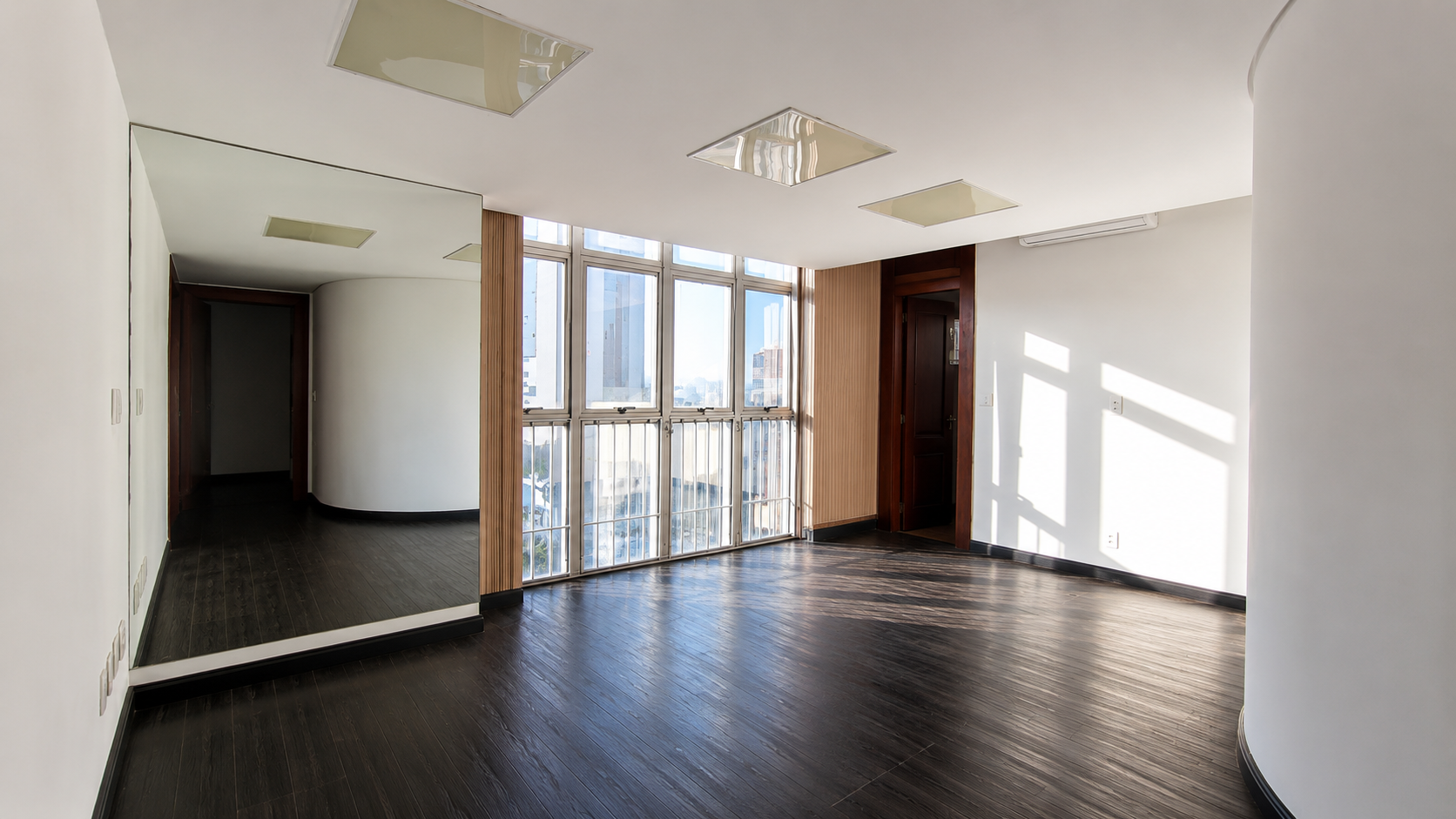 Andar comercial para venda no Prado, Belo Horizonte, no edifício Augusta com área de 240m², próximo à Praça Dom Bosco, e a avenida Amazonas.