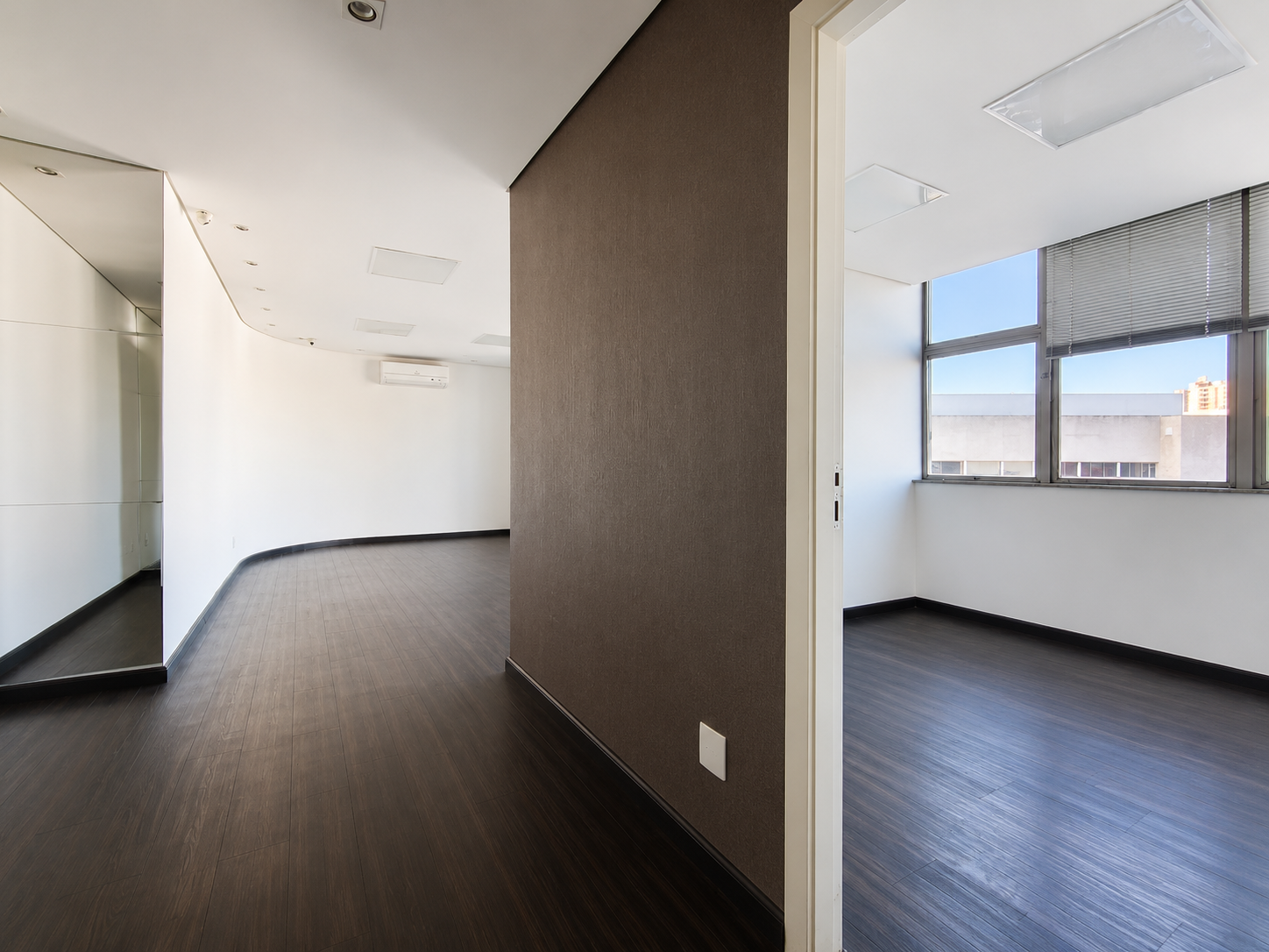 Andar comercial para venda no Prado, Belo Horizonte, no edifício Augusta com área de 240m², próximo à Praça Dom Bosco, e a avenida Amazonas.