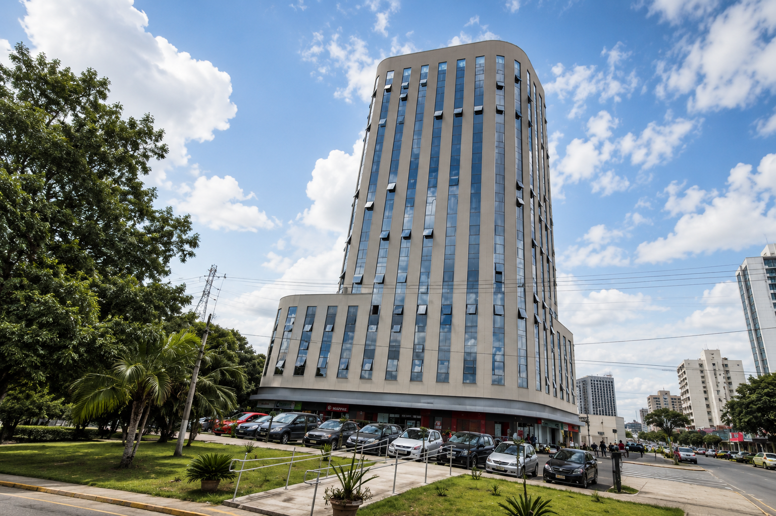Andar comercial à venda no Bairro União, em Belo Horizonte. Excelente localização, espaço amplo e ideal para empresas.
