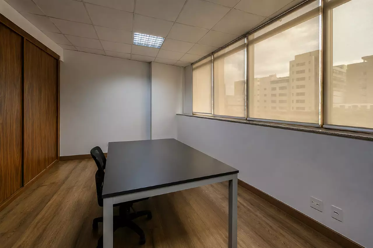 Andar para alugar no Vale do Sereno com localização estratégica, infraestrutura moderna e excelente visibilidade para sua empresa. Confira!