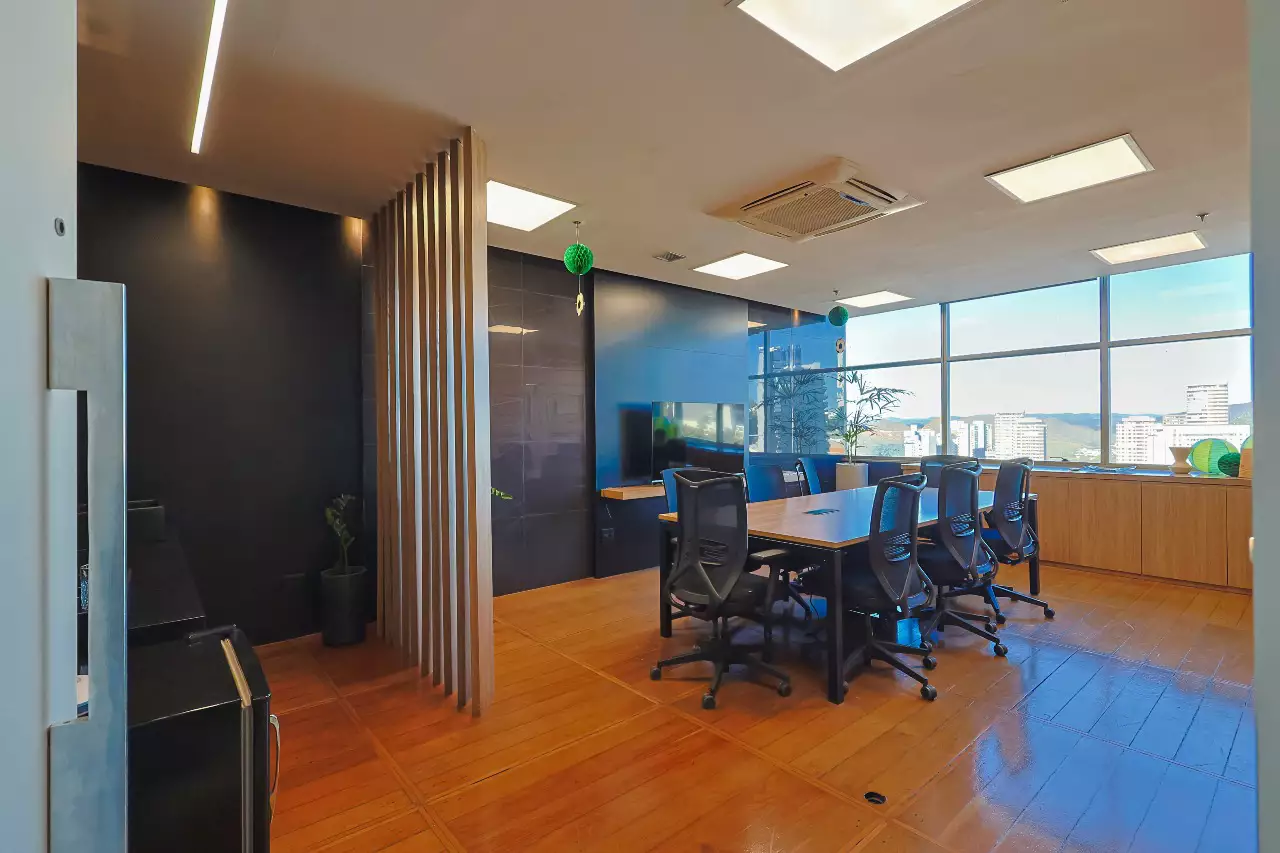 lfype-2q7a7767-1783703172 Andar à venda no Vale do Sereno, em Nova Lima, com localização privilegiada, fácil acesso e excelente estrutura para empresas e escritórios.
