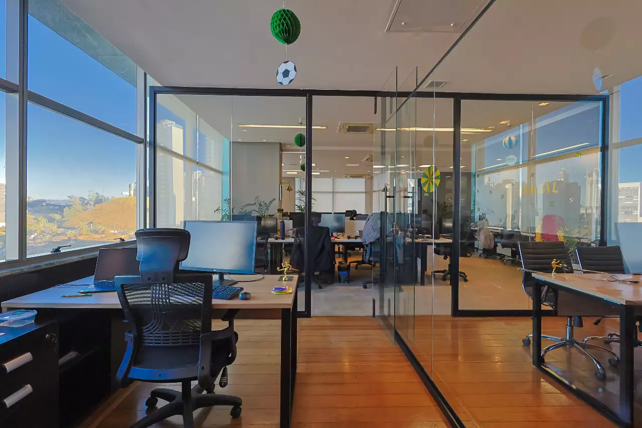 zayjng-2q7a7774-1783703172 Andar à venda no Vale do Sereno, em Nova Lima, com localização privilegiada, fácil acesso e excelente estrutura para empresas e escritórios.