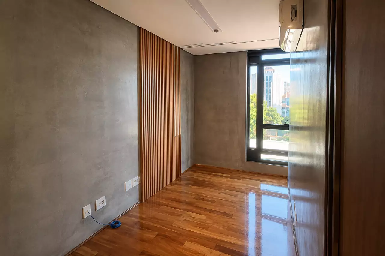 Andar comercial para alugar na Savassi, em Belo Horizonte. Excelente localização para instalar sua empresa. Confira os detalhes e agende uma visita!