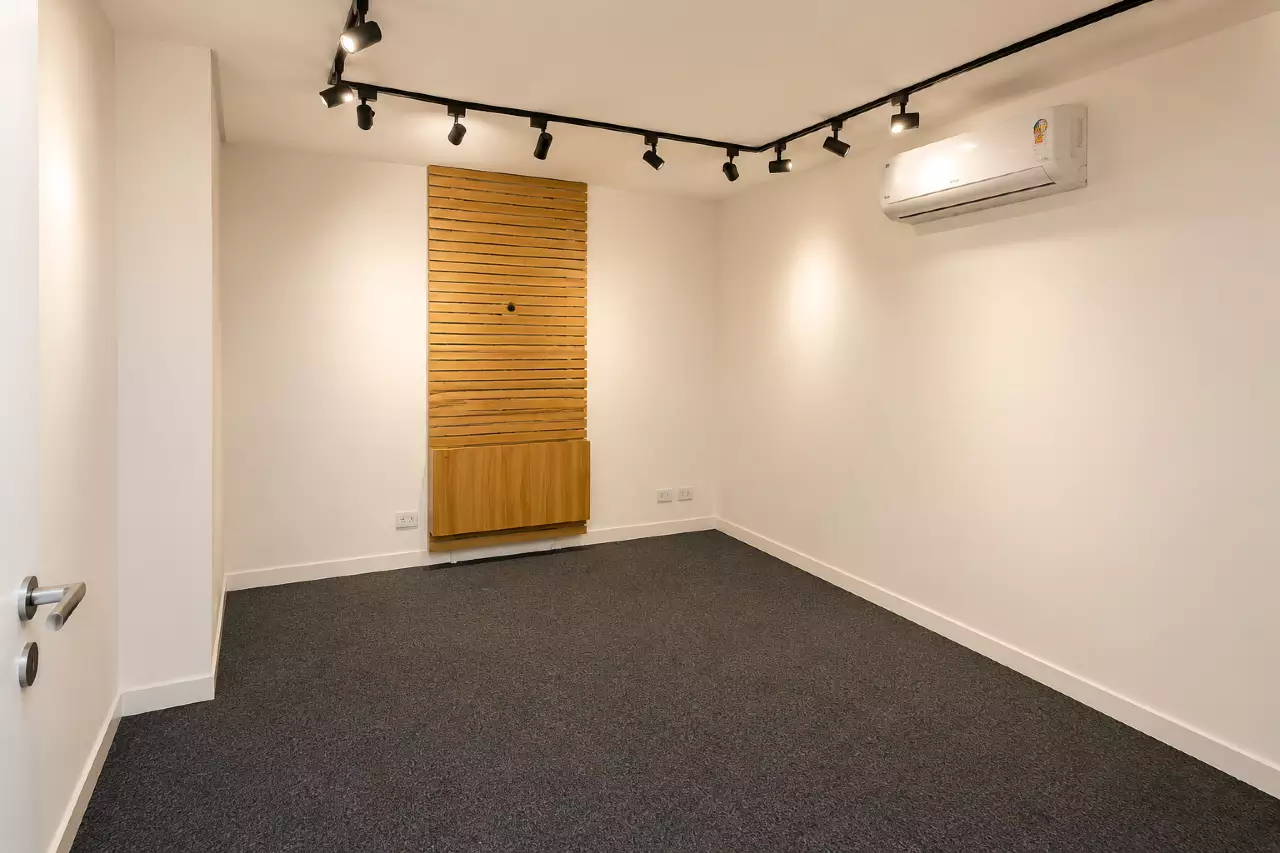 Andar comercial para alugar na Savassi, em Belo Horizonte. Excelente localização para instalar sua empresa. Confira os detalhes e agende uma visita!